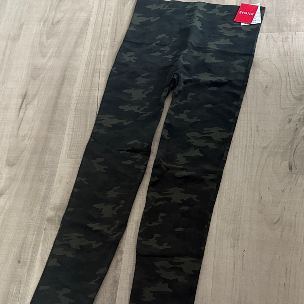 SPANX Dark Camo Leggings